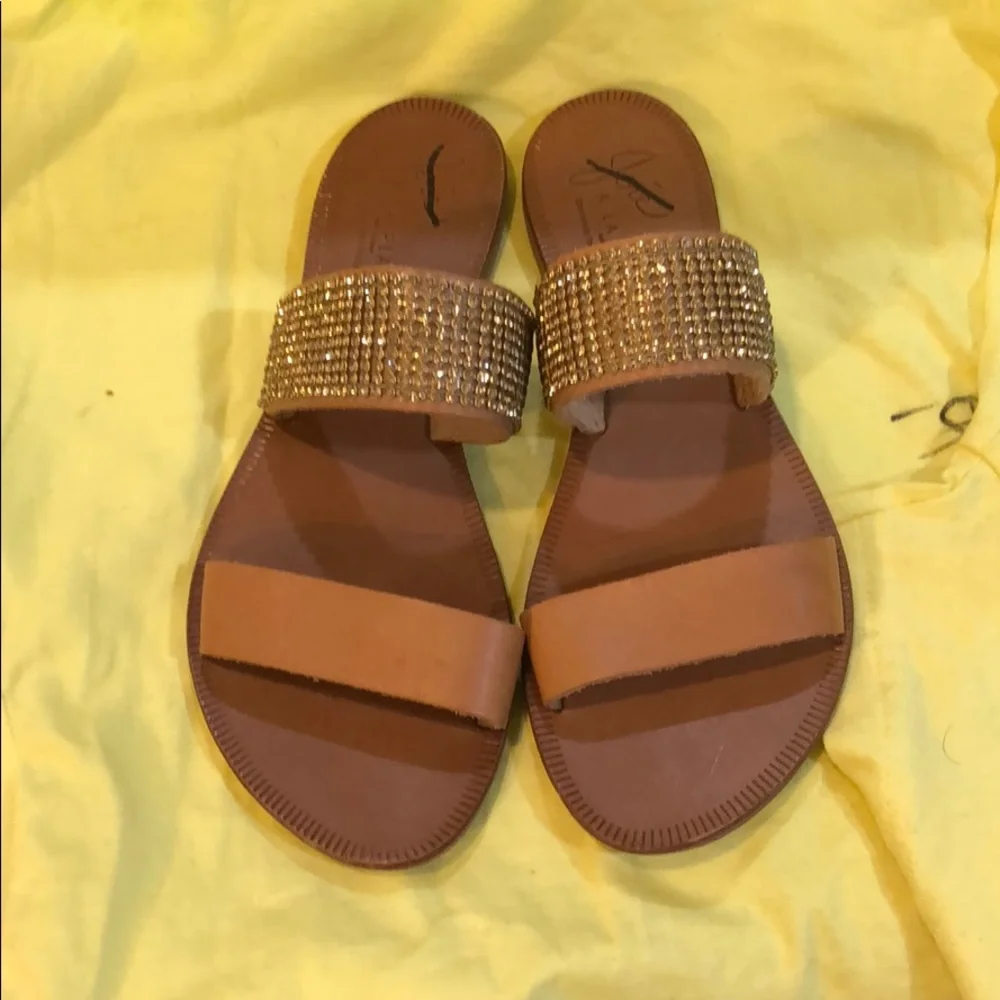 Noir A La Plage Sable Two Band Crystal Sandal‎